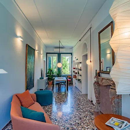 Lägenhet Casa Della Sensa 1 Garden & Canal View Venedig